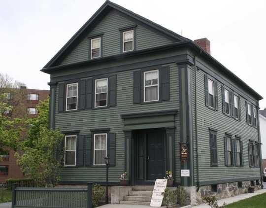 4. Lizzie Borden House - Fall River, Massachusetts, USA