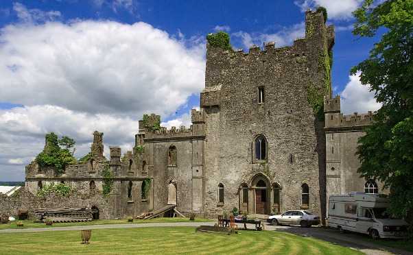 10. Leap Castle - County Offaly, Ireland (Best Haunted Houses)