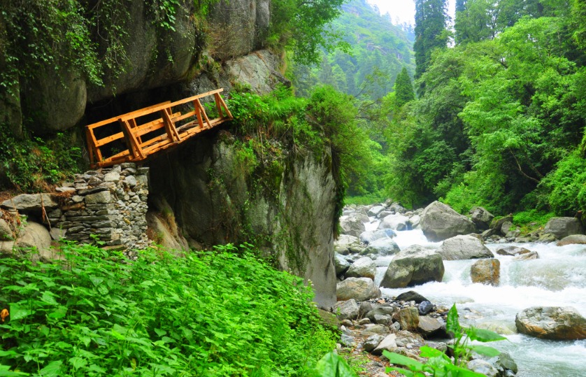 12. Tirthan Valley (Best Place To Visit In June In India)